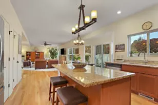 699 S Stone Rdg Dr, Lake Geneva, WI 53147 - Photo 14