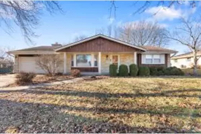 7975 S Wynbrook Ct, Oak Creek, WI 53154 - Photo 1