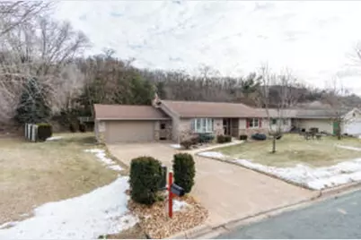 632  Herman Ct, Onalaska, WI 54650 - Photo 1