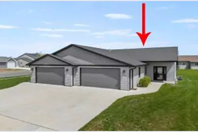140  Sunrise Ct, Cedar Grove, WI 53013 - Photo 1