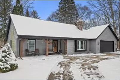 W220N2612  Maplewood Ln, Pewaukee, WI 53186 - Photo 1