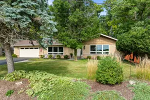 946 Shabbona Dr, Fontana, WI 53125 - Photo 1