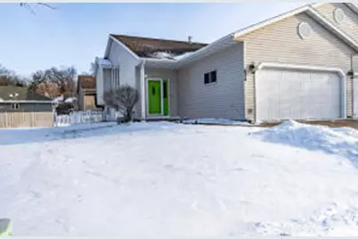 634  Victoria Ln, Onalaska, WI 54650 - Photo 1