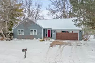 534  Woodridge Dr, Grafton, WI 53024 - Photo 1