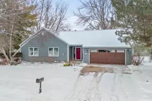 534 Woodridge Dr, Grafton, WI 53024 - Photo 1