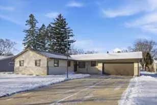 W64N393 Madison Ave, Cedarburg, WI 53012 - Photo 1