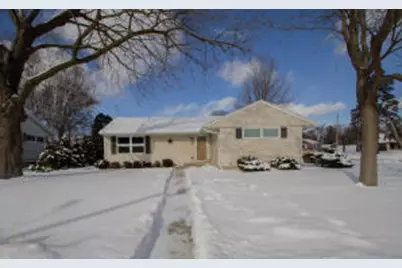 26  Park View Ln, Watertown, WI 53094 - Photo 1