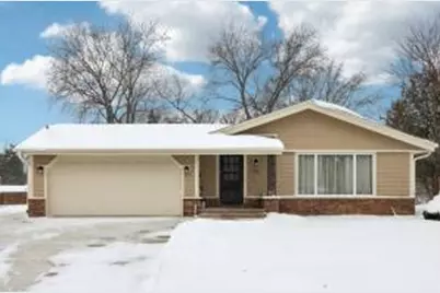 901  Anton Rd, Hartland, WI 53029 - Photo 1