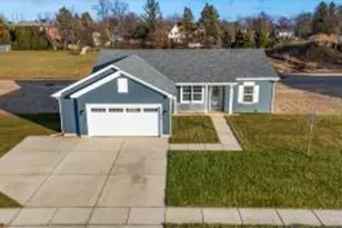 136 Spring Dr, Walworth, WI 53184 - Photo 1