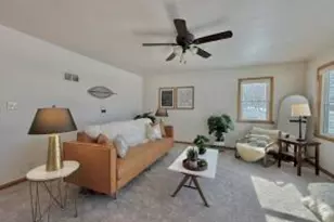 609 N Cedar St, Horicon, WI 53032 - Photo 2