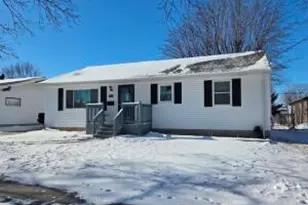 1132 S 35th St, Manitowoc, WI 54220 - Photo 1