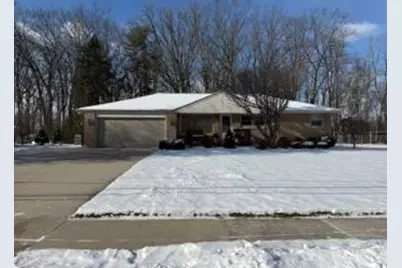 928 N 40th St, Manitowoc, WI 54220 - Photo 1