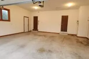 8098 S Meadowcreek Ct, Franklin, WI 53132 - Photo 48