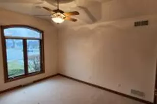 8098 S Meadowcreek Ct, Franklin, WI 53132 - Photo 28