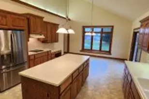 8098 S Meadowcreek Ct, Franklin, WI 53132 - Photo 32