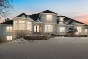139 Legend Ct, Wales, WI 53183 - Photo 1
