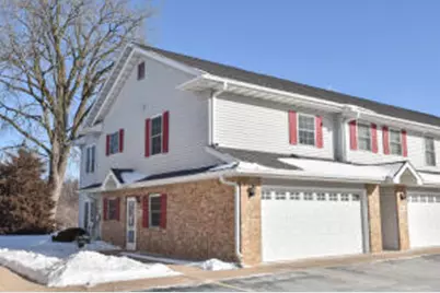 326  Kettle Moraine Dr, Slinger, WI 53086 - Photo 1