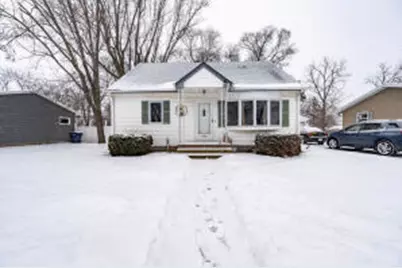 811  Pierce St, Onalaska, WI 54650 - Photo 1