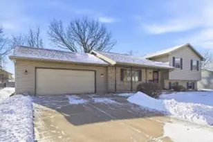 2861 Montclair Pl, Oshkosh, WI 54904 - Photo 1