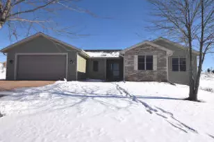 W1401 Valley View Ct, Ixonia, WI 53036 - Photo 1