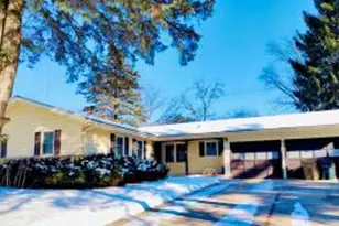 913 Chapel Hill Rd, Madison, WI 53711 - Photo 1