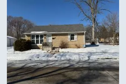 5525 N Long Island Dr, Milwaukee, WI 53209 - Photo 1