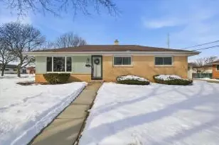 W150N8239 Saxony Dr, Menomonee Falls, WI 53051 - Photo 1