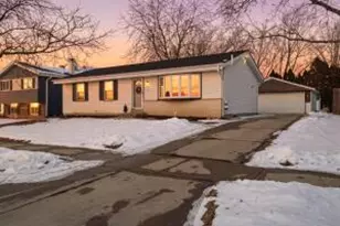 3060 E Stonefield Dr, Oak Creek, WI 53154 - Photo 1