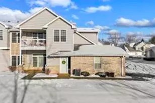 6955 S Rolling Meadows Ct, Oak Creek, WI 53154 - Photo 1