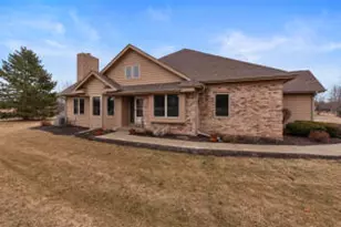 10736 N Essex Ct, Mequon, WI 53092 - Photo 1