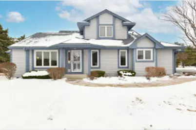 909  Bay View Cir, Mukwonago, WI 53149 - Photo 1