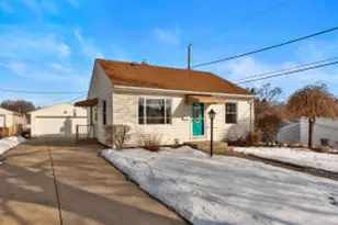 3756 E Waterford Pl, Saint Francis, WI 53235 - Photo 1