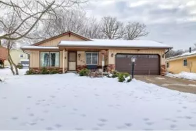 244  Willow Ct, Hartland, WI 53029 - Photo 1