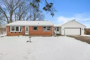 S46W29780 Genesee Rd, Genesee, WI 53189 - Photo 1