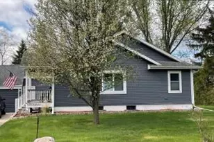 W242N4251 Swan Rd, Pewaukee, WI 53072 - Photo 1