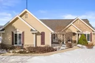 N54W16684 Ravenwood Dr, Menomonee Falls, WI 53051 - Photo 1