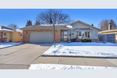 2418 W Mark Dr, Sheboygan, WI 53083 - Photo 1