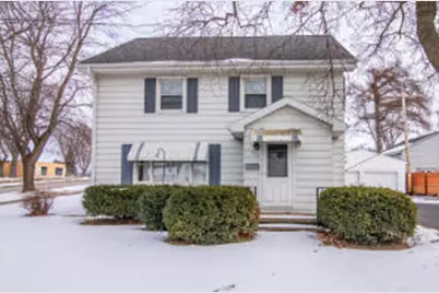 921 N Center St, Beaver Dam, WI 53916 - Photo 1
