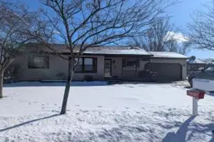 727 Margaret St, Sparta, WI 54656 - Photo 1