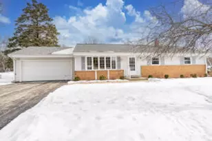 3260 Nassau Dr, Brookfield, WI 53045 - Photo 1