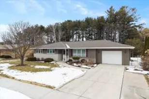 814 Huron Ave, Oostburg, WI 53070 - Photo 1