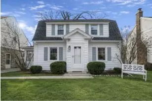 5039 N Woodruff Ave, Whitefish Bay, WI 53217 - Photo 1