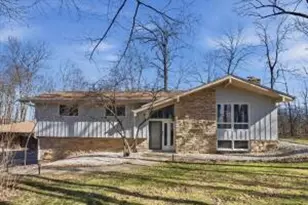 332 Glenview Ln, Grafton, WI 53024 - Photo 1