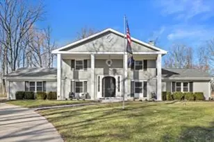 712 W Shady Ln, Mequon, WI 53097 - Photo 1