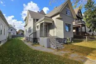 1929 N 18th St, Milwaukee, WI 53205 - Photo 1
