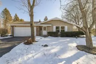 S58W25347 Crest Dr, Waukesha, WI 53189 - Photo 1