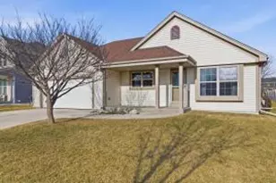 114 Rushmore Ln, Hartford, WI 53027 - Photo 1