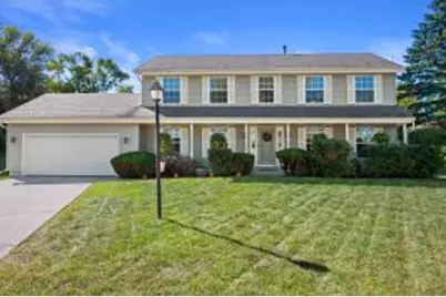 7277 S Dover Hill Ct, Franklin, WI 53132 - Photo 1