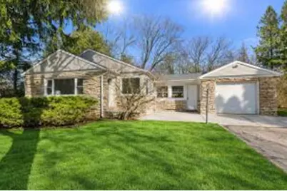 8424 N Fox Croft Ln, Fox Point, WI 53217 - Photo 1
