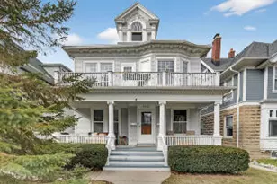 2745 N Farwell Ave, Milwaukee, WI 53211 - Photo 1